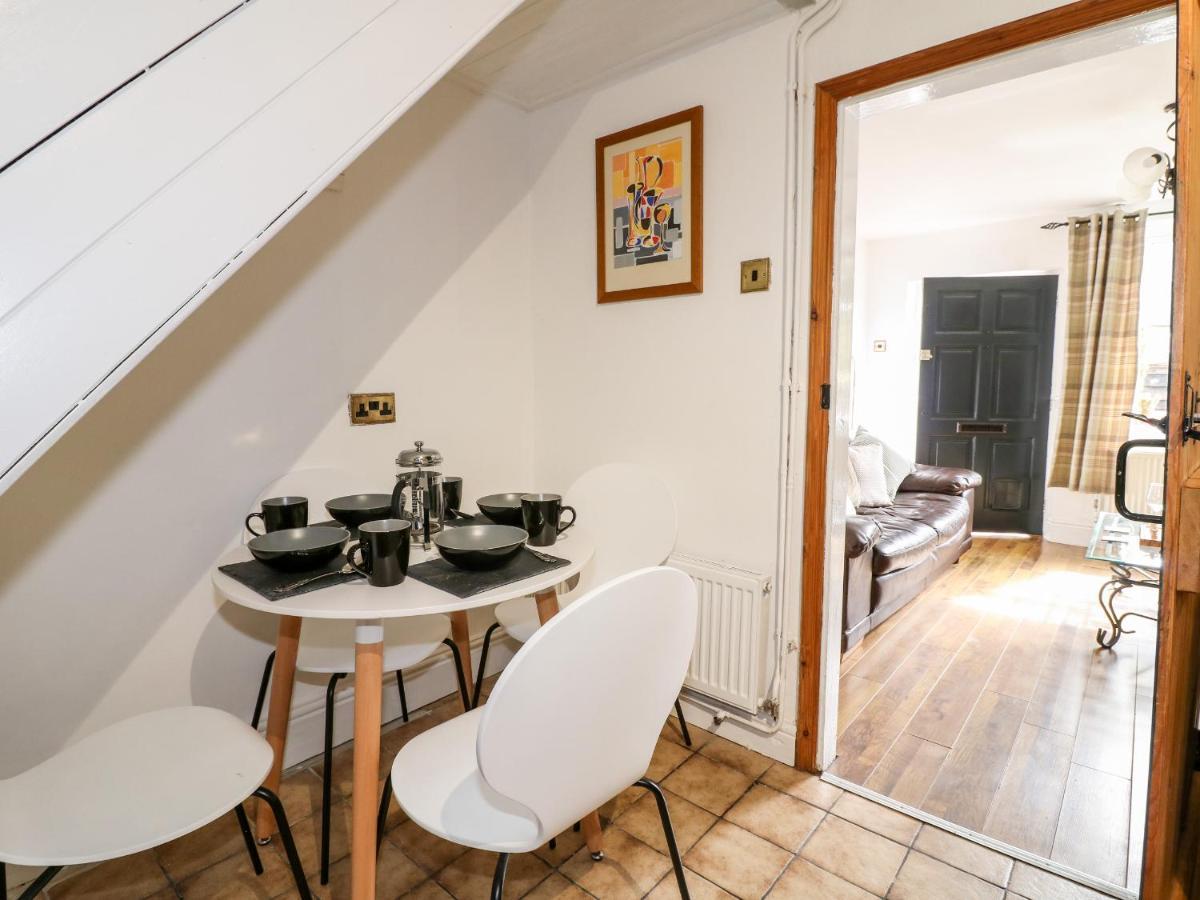 13 The Square Villa Oakamoor Eksteriør billede