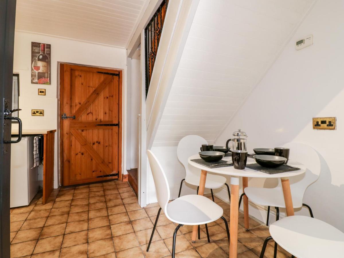 13 The Square Villa Oakamoor Eksteriør billede