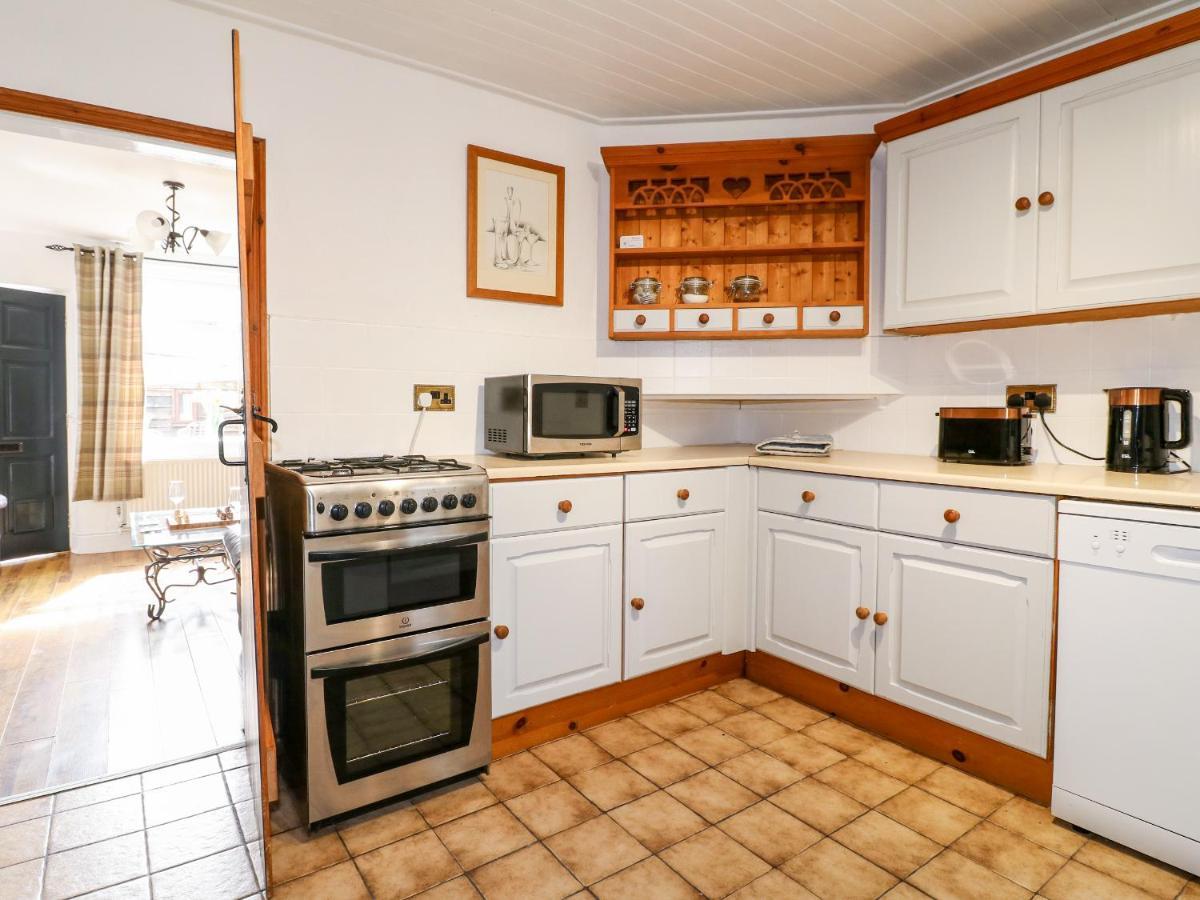 13 The Square Villa Oakamoor Eksteriør billede