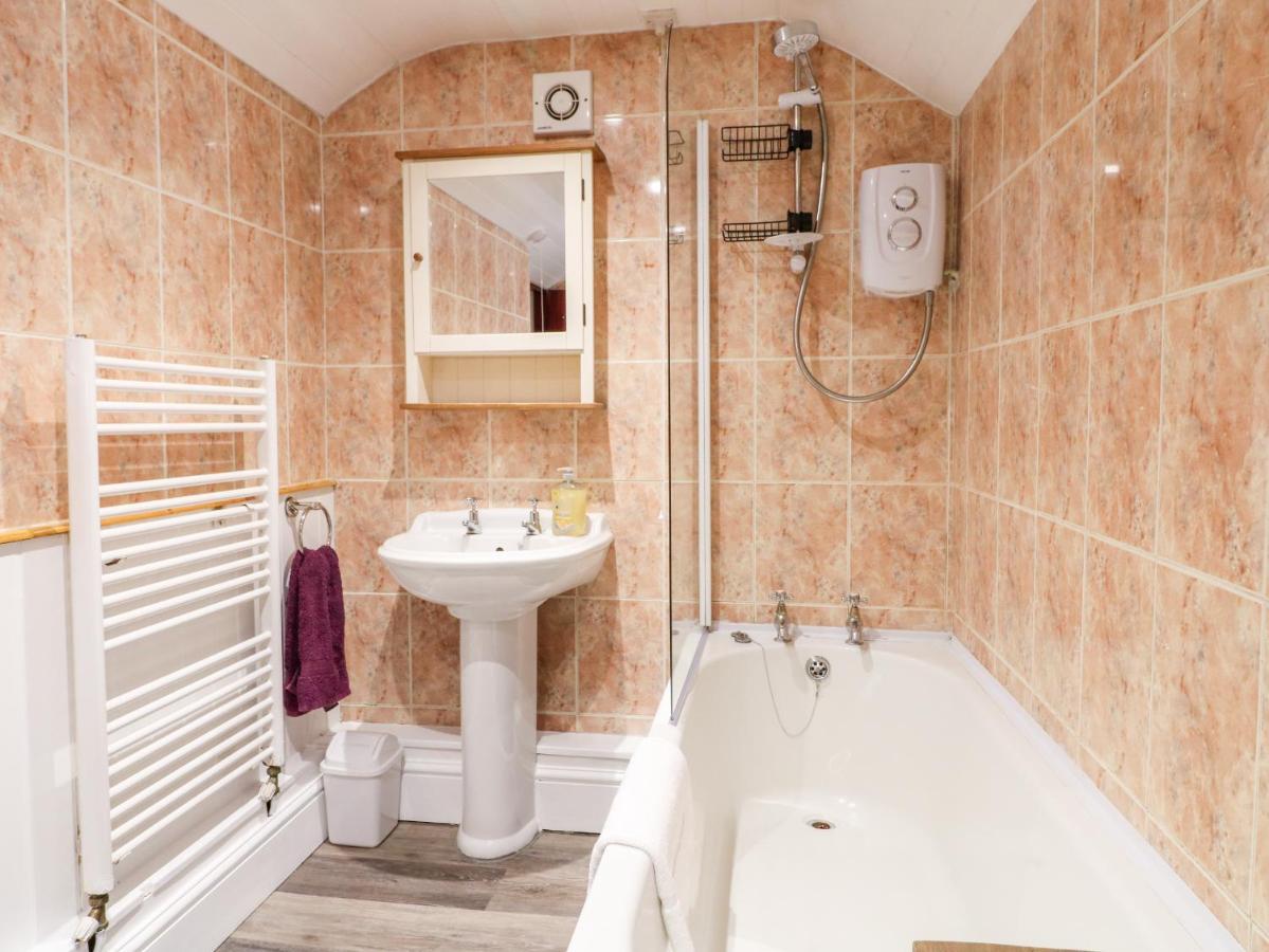 13 The Square Villa Oakamoor Eksteriør billede